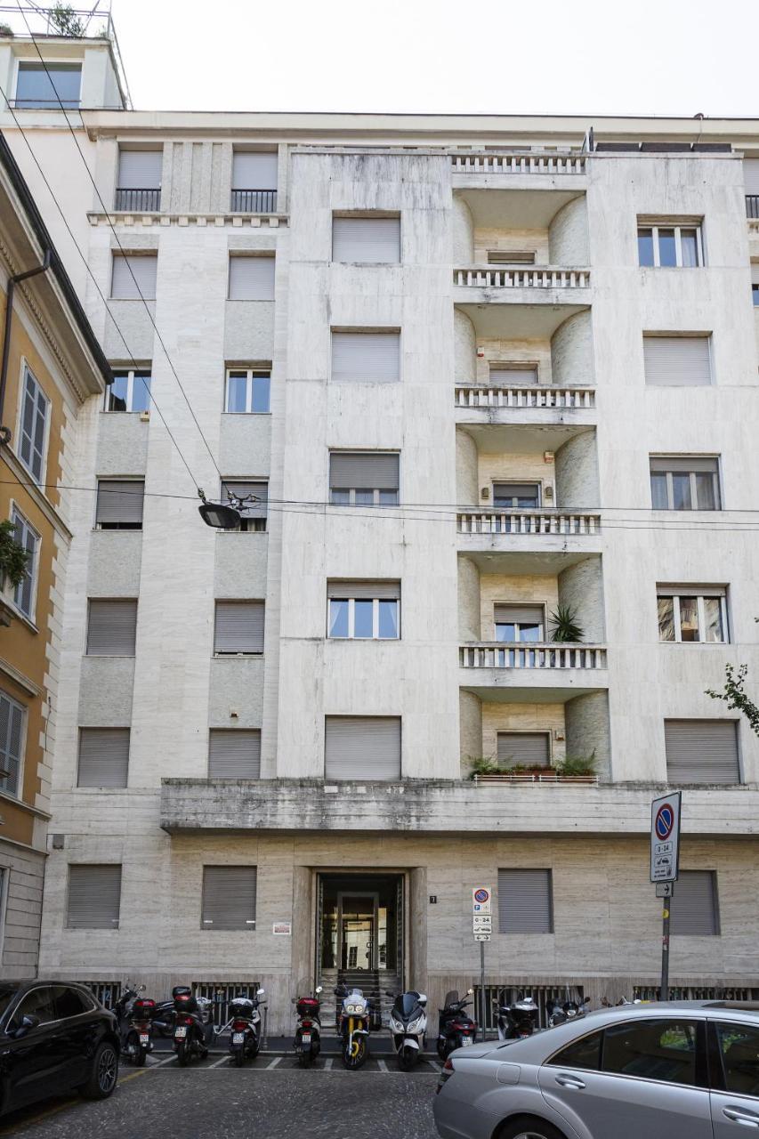 S. Maria Valle Central Roomy Flat Milan Exterior photo